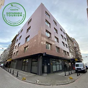 3* Otel My Dora